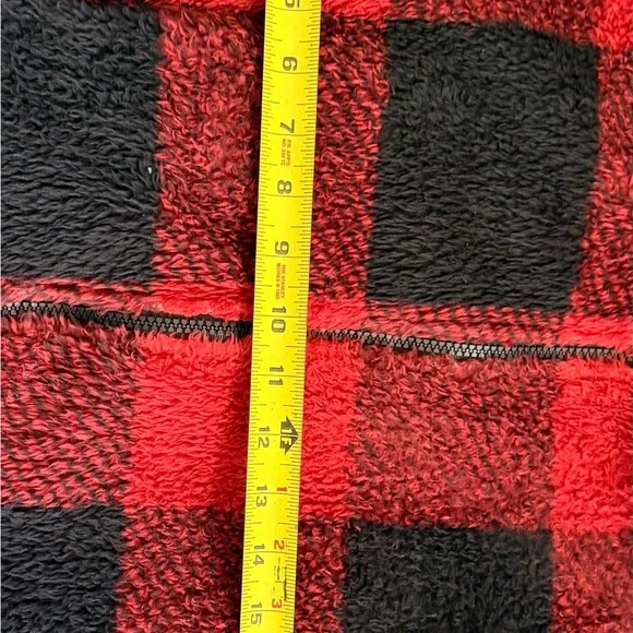 Red and Black Plaid Fleece Stillwater Supply Jacket - Picture 7 of 7